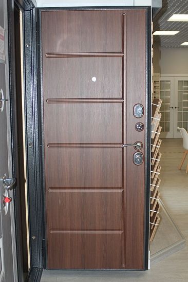 Входная дверь  